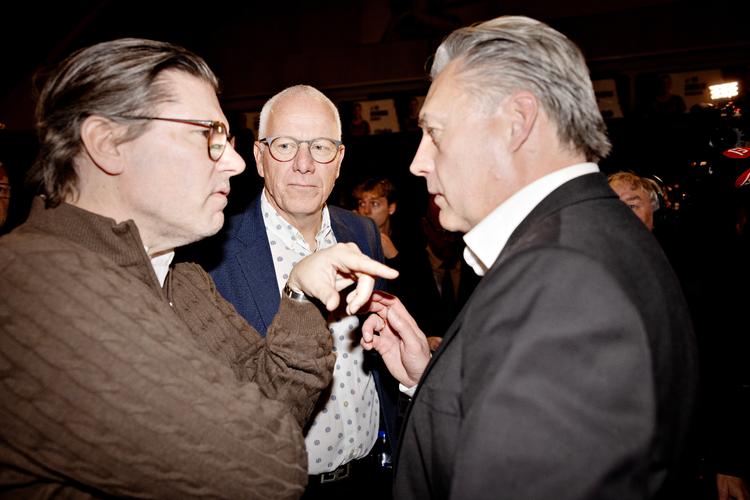Lørdag stod det klart, at der ikke længere er flertal bag Danmarksdemokraternes Mads Fuglede (tv.) som borgmester i Ringkøbing-Skjern. I stedet står De Konservatives Lennart Qvist (th.) nu til at blive borgmester. Foto: Astrid Dalum/Ritzau Scanpix