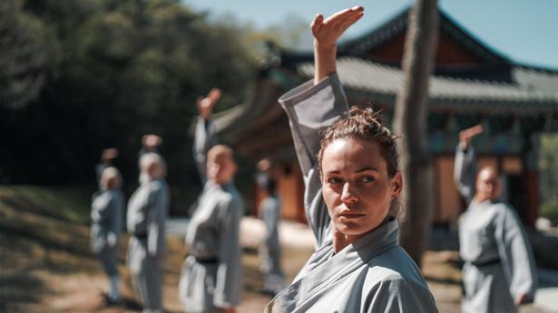Tv-vært Sarah Grünewald var blandt deltagerne i første sæson af 'Shaolin', som nu kan kalde sig Emmy-vinder. 