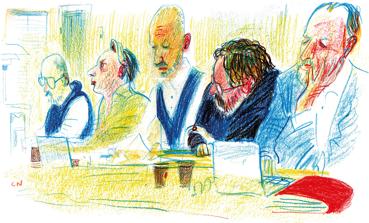     DANMARK Retten i Lyngby, 24. november 2025: Sagen om Charlottenlund LægehusFra venstre: Forsvarsdvokat Anders Nemeth, anklagede Jonas Hertz, forsvarsadvokat Jimmy Skjold Hansen, anklagede Teit Reuther, forsvarsadvokat Casper Andreasen   Tegning: Claus Nørregaard