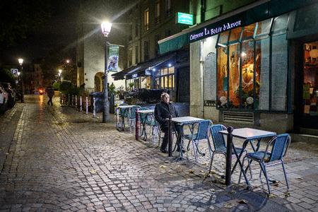 Moncef Marzouki stod som præsident for en pragmatisk tilgang, hvor han samarbejdede med det islamistiske Ennahda-parti. I dag sidder Kais Saied i hans stol, og Tunesien er ikke længere et demokrati. »Problemet er, at der er mange sekulære i Tunesien, som er præget af en fransk tænkning og ikke mener, at en islamist kan være demokrat. Men kløften er ikke mellem sekulære og islamister, men mellem demokrater og ikke-demokrater. Mange sekulære støtter i dag Kais Saied«. Foto: Janus Engel/Janus Engel