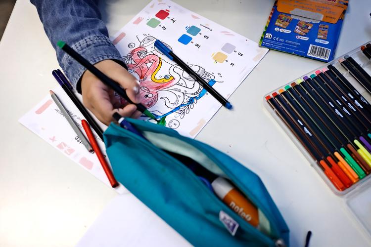 Børne- og undervisningsminister Mattias Tesfaye vil have skoler til at sætte tidligere ind, når et barn viser tegn på mistrivsel og begynder at få fravær. Foto: Jens Dresling