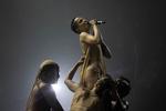 Den engelske sanger FKA Twigs alias Tahliah Debrett Barnetts nye album lyder af science fiction.  Her er hun fotograferet på årets Roskilde Festival. FKA Twigs. Signe Lægsgaard