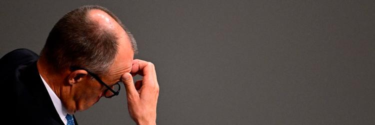 Friedrich Merz er under pres i Tyskland, hvor han kaldes udenrigskansleren.  Foto: Tobias Schwarz/Ritzau Scanpix