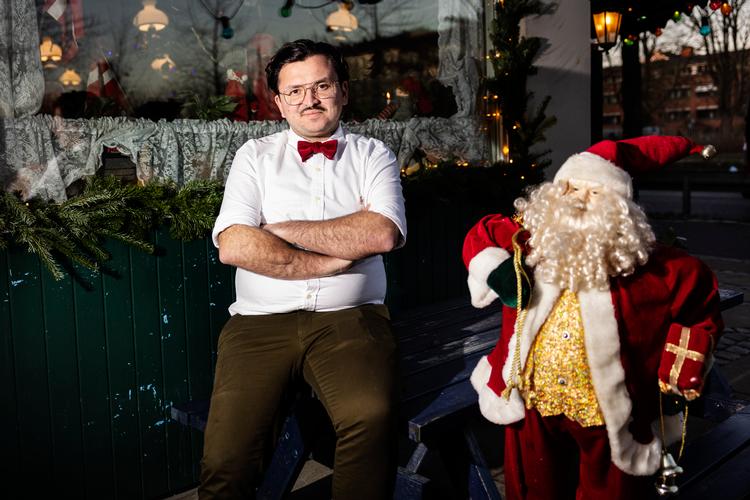 Umut Sakarya er lagt for had, efter at han vovede at parre en ribbenssteg med andet end rødkål og brun sovs.  Foto: Gregers Tycho/Gregers Tycho