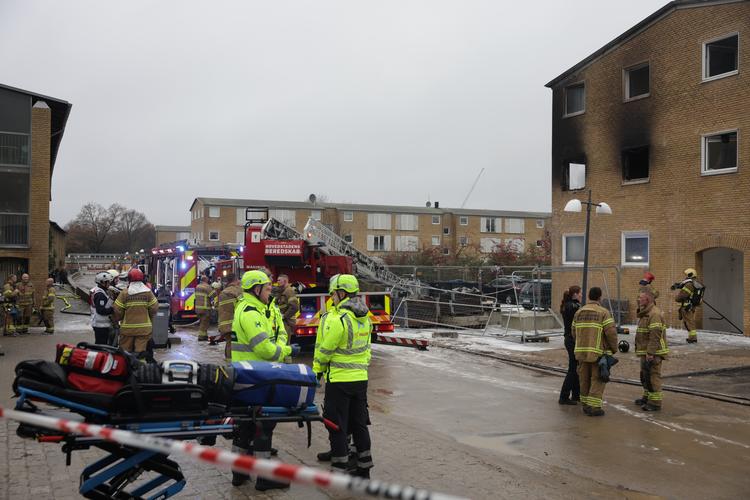 Branden i Tingbjerg blev anmeldt til politiet klokken 9.44. Foto: Vikki Søholm