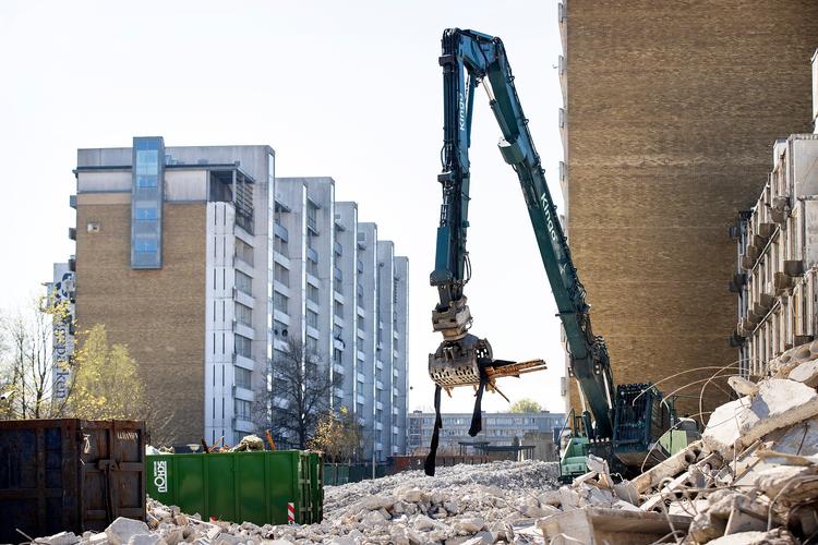 Vollsmose er fortsat på regeringens liste over parallelsamfund. Her rives der ned i år 2022, da 2.000 nye boliger skal bygges frem mod 2030.  Foto: Finn Frandsen