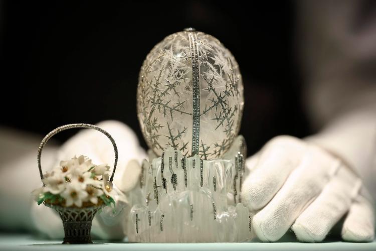 Ægget er besat af flere end 3000 diamanter. Det er et af i alt 43 Fabergé, som stadig findes. Syv er forsvundet.  Foto: Henry Nicholls/Ritzau Scanpix