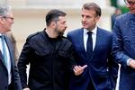 Mandag tager Volodymyr Zelenskyj til London for at mødes med den britiske premierminister, Keir Starmer, den tyske forbundskansler, Friedrich Merz, og Frankrigs præsident, Emmanuel Macron. Foto: Ludovic Marin/Ritzau Scanpix