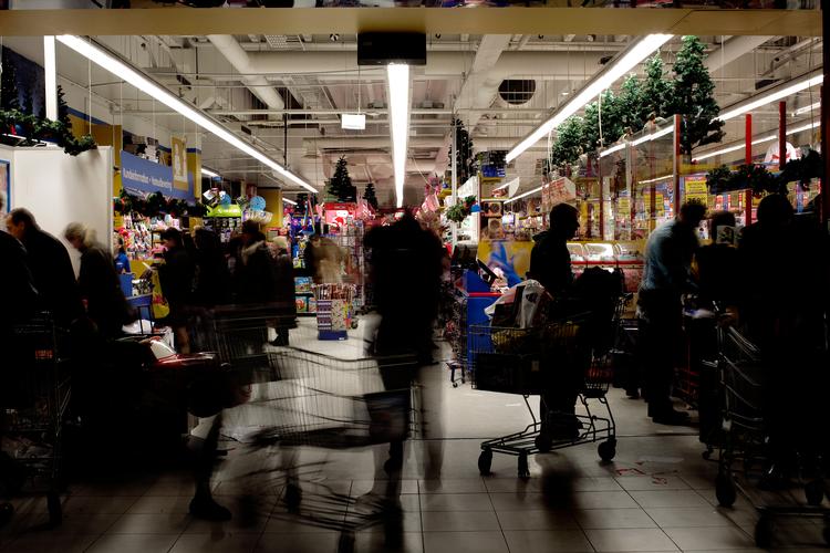 Et indkøbscenter i december er som et mareridt. Ikke mindst hvis du arbejder der.  Arkivfoto: Peter Hove Olesen