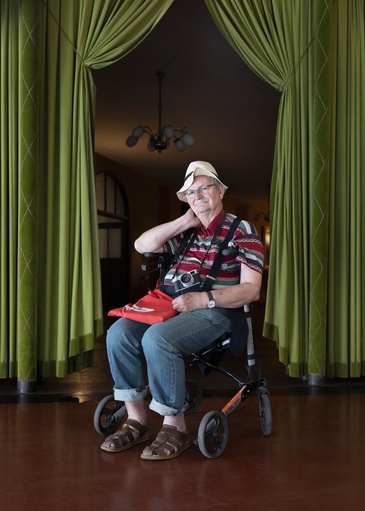 Når Martin Parrs forældre tog ham og hans kamera med på weekendture for at se på fugle, var han meget mere interesseret i at fotografere fuglekiggerne end fuglene. Foto: Signe Lægsgaard