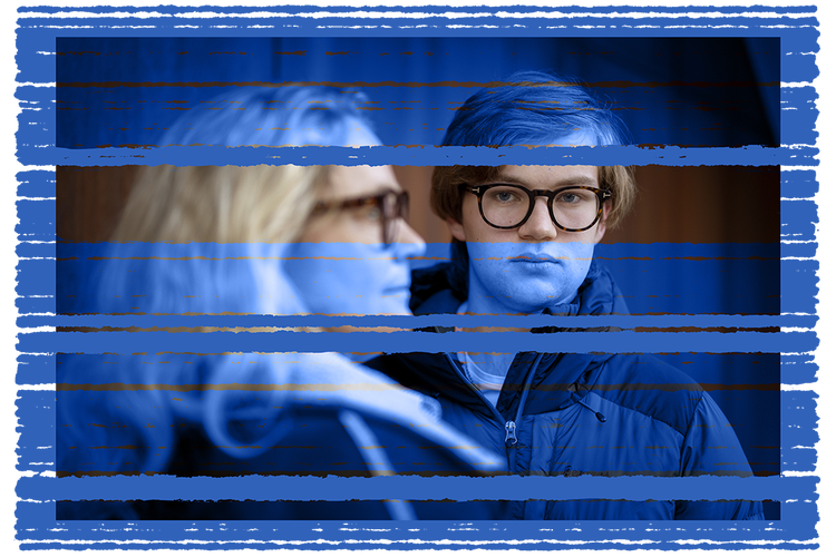 One of those who has been scammed is 23-year-old Christian Dimare from Aarhus. The police will not investigate his case because it is difficult and leads abroad. The rejection disappoints Christian Dimare and his mother, Elize Dimare.  Foto: Joachim Ladefoged