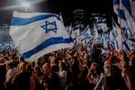 Israel præges af vrede over Netanyahus undergravelse af demokratiet, og det kommer blandt andet til udtryk ved de efterhånden faste lørdags-demonstrationer. Det giver Zehava Galon håb.  Arkivfoto:  Christian Falck Wolff