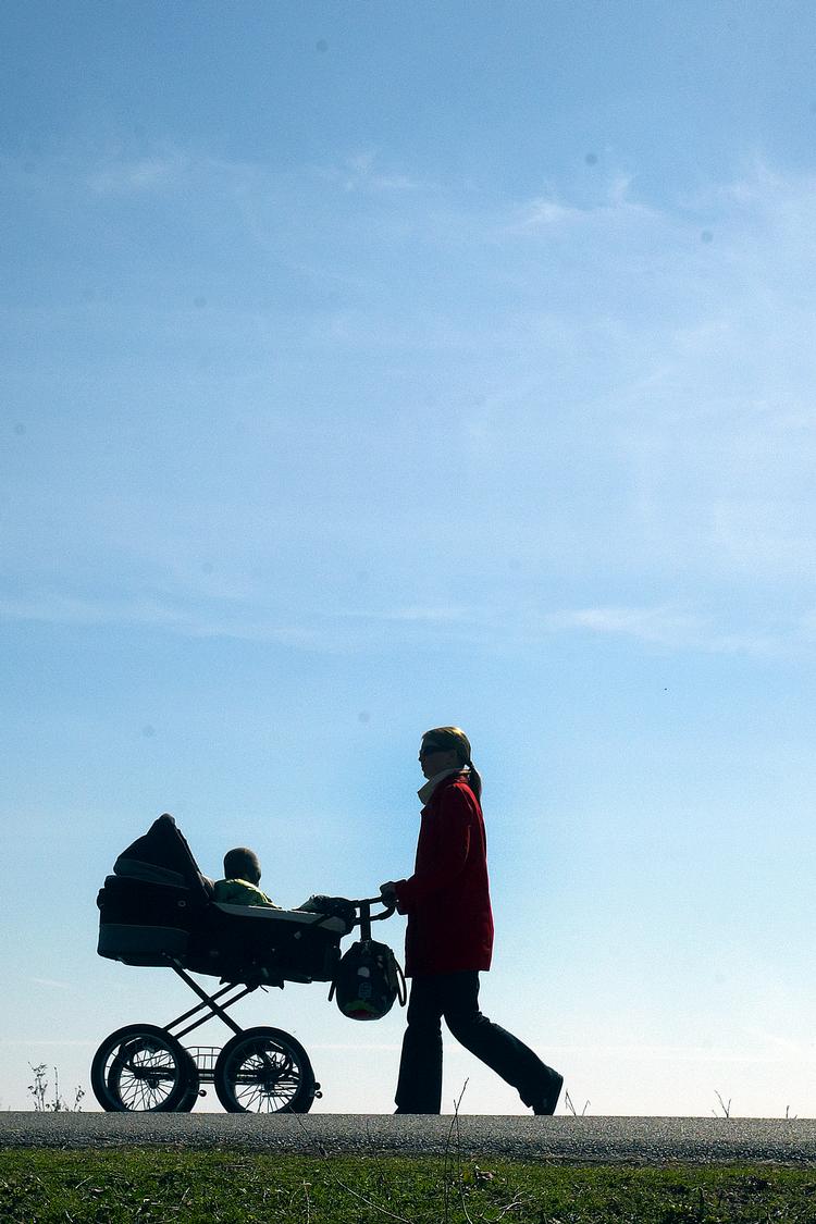 Women are much more likely to avoid jobs with irregular working hours when they have children than men are. Arkivfoto:  Lars Hansen