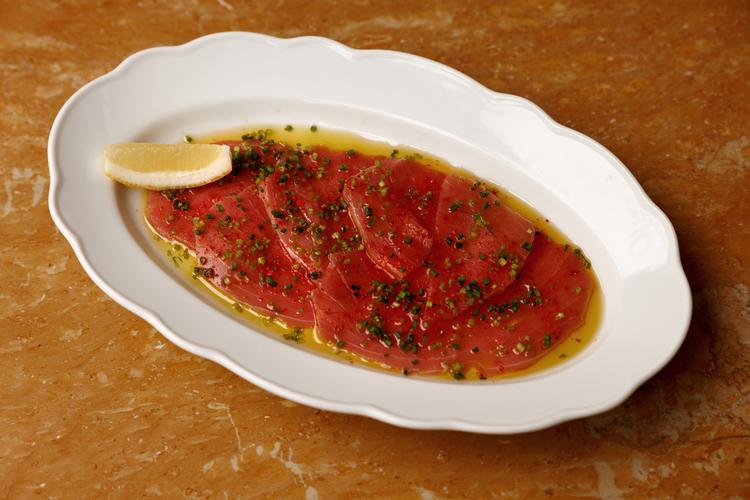 It is bistro food with great ambitions within relatively simple, classic French dishes. Here at a relatively affordable price of 465 kroner if you choose the four-course menu. Foto: Jacob Ehrbahn