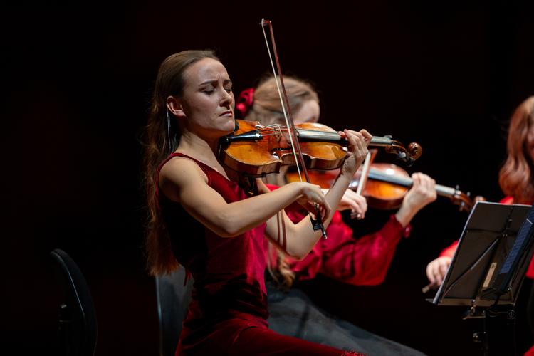 Violinist Anna Egholm førte an i et af de ensembler, der hen over weekenden gennemførte en intens maratonopførelse af Beethovens strygekvartetter. Foto: Vikki Søholm