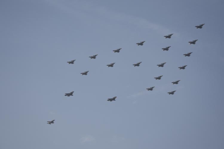 Juletræsformation over København i dag, hvor det svenske og danske flyvevåben var på vingerne. Foto: Jens Dresling