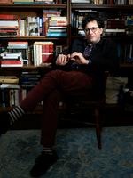 Paul Grimstad underviser på Yale University, hvor han her er fotograferet. Han  optræder både i ’One Battle After Another’ og i ’Marty Supreme’, der begge er med i opløbet om en Oscar. Foto: Luis Manuel Diaz/Ritzau Scanpix