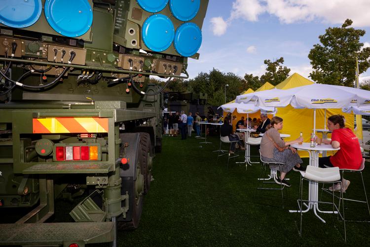 I Danmark skal der til at være produktion af raketter. Her ses raketkasteren Puls fra israelske Elbit Systems under Nordens største forsvarsmesse i Ballerup Super Arena tilbage i 2023. Arkivfoto:  Thomas Borberg