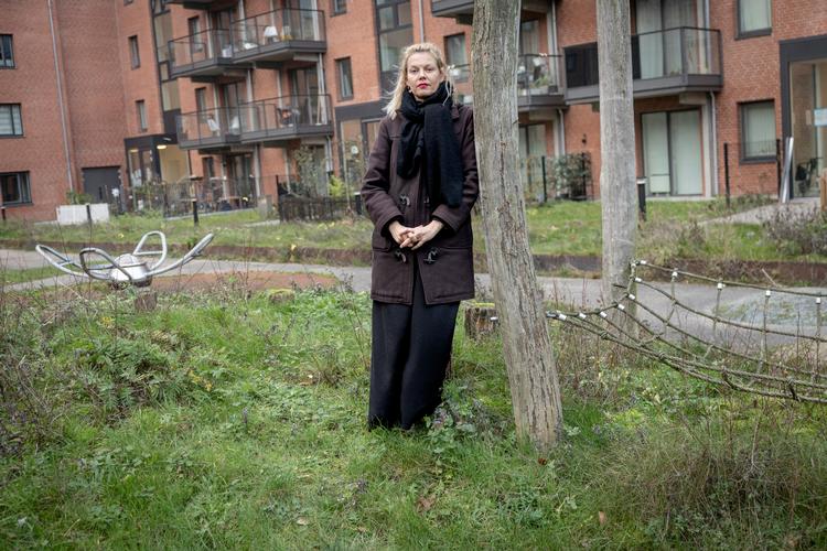 Majken Felle har som beboer i Mjølnerparken sagsøgt staten med påstand om diskriminerende lovgivning i parallelsamfunds-pakken. Foto: Mads Nissen