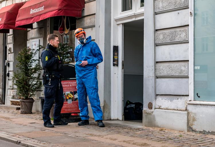 Københavns Politi og brandvæsenet rykkede ud til en lejlighedsbrand på Åboulevarden 22 i København natten til torsdag. Foto: Steven Knap/Ritzau Scanpix