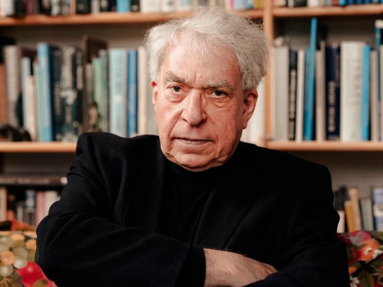 Sidste gang, Georg Metz holdt en rund fødselsdag, kom han til at græde. Ikke så meget af bevægelse som ved tanken om, hvad festen kostede.    Foto: Peter Maunsbach