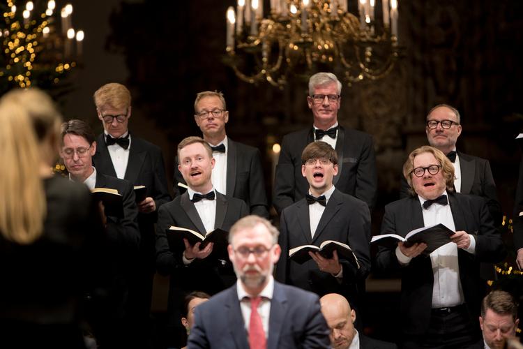 Det var Holmens Kirkes egen organist Jakob Lorentzen, der tog sig af cembalo og orgel, og han kunne ikke dy sig for at bruge det store kirkeorgel til slut i oratoriet. Foto: Martin Rosenauer