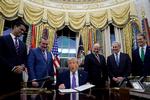  Den amerikanske præsident Donald Trump underskrev i sidste uge et dekret, der forbyder delstaterne at regulere kunstig intelligens Foto: Al Drago/Ritzau Scanpix