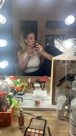 Kimmie Liv Sennova elsker isbade, sauerkrauttoast og dramatikeren Line Knutzons tekster. Foto: Privatfoto