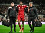 Alexander Isak blev skadet ifm. sin scoring i kampen mod Tottenham forleden. Nu er han blevet opereret for et brud i underbenet. Foto: Justin Tallis/Ritzau Scanpix