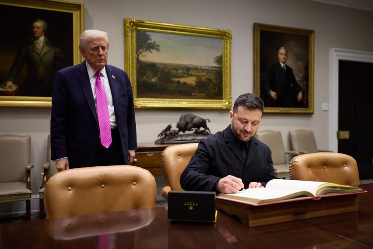 Ukraines præsident Volodymyr Zelenskyj mødte USA's præsident Donald Trump i Det Hvide Hus 17. oktober 2025.  Foto: Presidential Office of Ukraine/Ritzau Scanpix