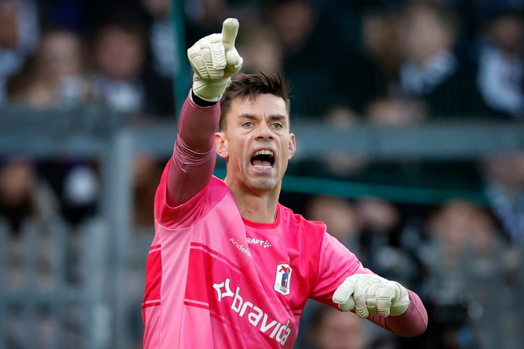AGf's målmand, 40-årige Jesper Hansen, er den ældste vinder af Det Gyldne Bur. Han har stået mere end solidt i efteråret, og er medvirkende til, at Aarhus-klubben overvintrer på førstepladsen.  Foto: Jens Dresling