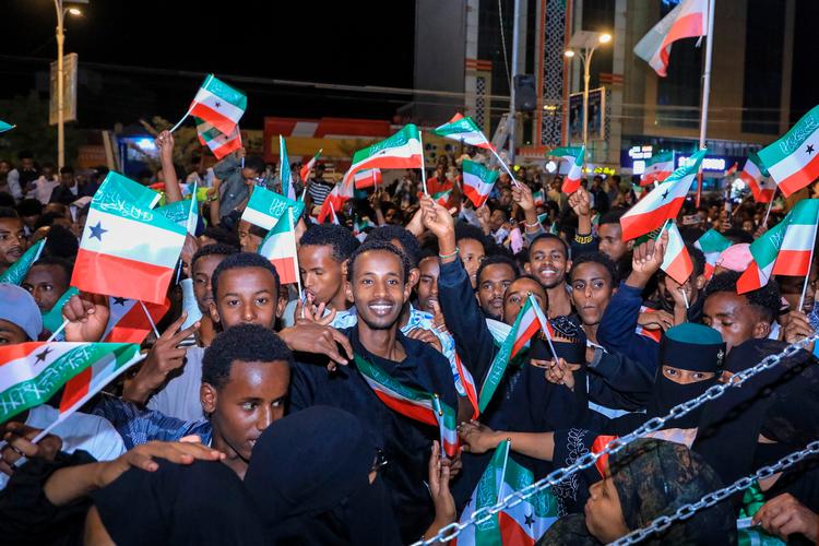 Lokale borgere i Hargeisa fejrer Israels beslutning om at anerkende Somaliland. Foto: Farhan Aleli/Ritzau Scanpix