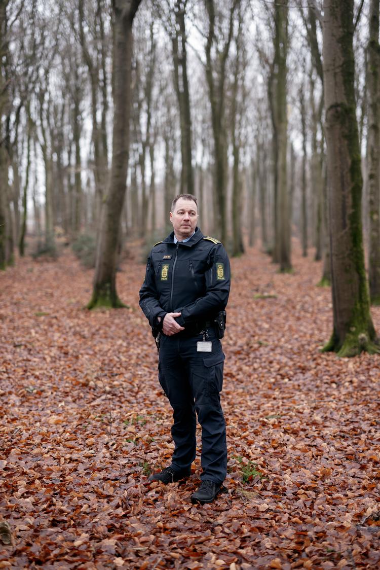 »Vi kører det, der i politisprog kaldes nul-tolerance. Det mindste, der sker på matriklen og i omegnen, bliver registreret som en hændelse«, siger Kim Steiniche, der er politiets afdelingsleder på Kærshovedgård. Foto: Loui Pedersen