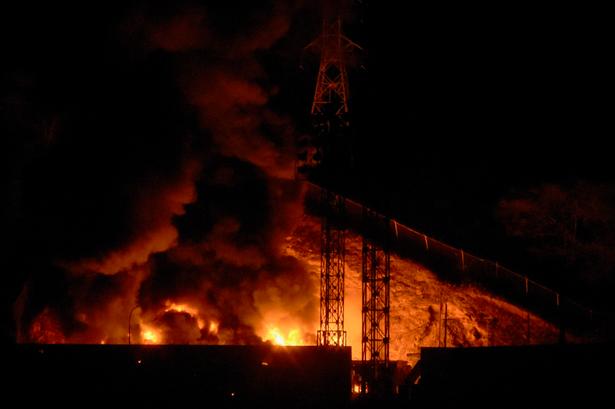 3. januar angreb USA en række lokationer i Venezuela. Det førte til brand ved Fuerte Tiuna, Venezuelas største militærkompleks. Foto: Luis Jaimes/Ritzau Scanpix