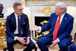 Alexander Stubb er en af de statsledere, som har et godt forhold til Trump. Spørgsmålet er, om det betyder noget ift. Grønland. Foto: Nathan Howard/Ritzau Scanpix