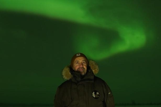 Når nordlyset flammer, er det bare om at fatte kameraet for at få et minde med hjem. Og så ellers bare indtage stilheden og det ufattelige himmelsyn. Foto: Lapland Guesthouse