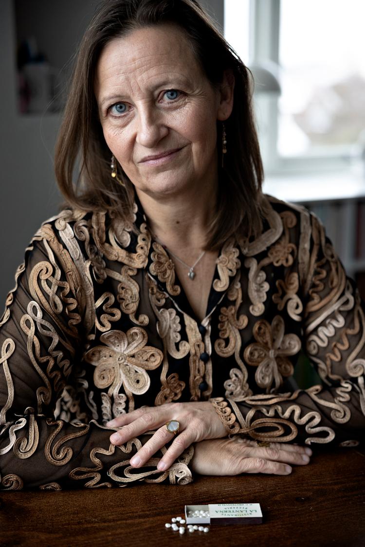 Ulla Hinge Thomsen har haft længerevarende parforhold til otte mænd. I perioder har hun følt sig »fucking umulig« til det. Foto: Martin Lehmann