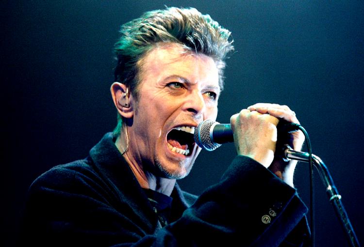 Indtil sygdom stoppede hans turneer, var David Bowie en flittig livekunstner med flere besøg i Danmark. Fotoet er fra Wien, hvor han helt sikkert spillede 'Life on Mars?', som han gjorde det i alt 411 gange ved koncerter. Foto: Leonhard Foeger/Ritzau Scanpix