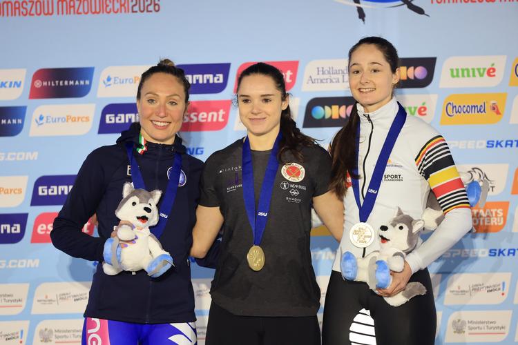 EM-triumfator Sofia Thorup i midten er her flankeret af sølvmedaljevinder Francesca Lollobrigida
fra Italien (tv) belgiske Fran Vanhoutte (th), som vandt bronze.
 Foto: Marian Zubrzycki/Ritzau Scanpix