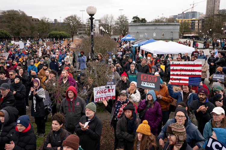 Titusindvis af indbyggere gik i weekenden på gaden i Minneapolis i protest mod drabet på en 37-årig kvinde. Foto: David Ryder/Ritzau Scanpix