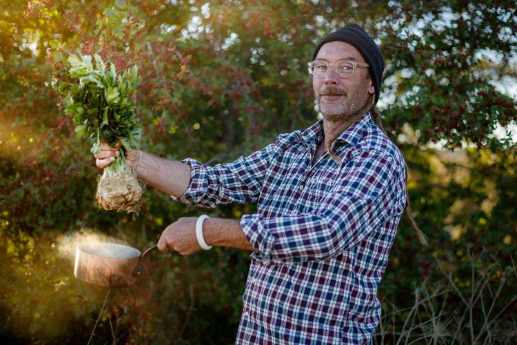 Nikolaj Kirk vender altid tilbage til Riccos Kaffebar på Istedgade og Amager Fælled. Foto: Pr-foto