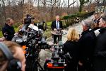 Lars Løkke Rasmussen på pressemøde nummer to efter hans den grønlandske minister for udenlandske anliggender, Vivian Motzfeldt, havde haft et møde med USA's vicepræsident, JD Vance, og landets udenrigsminister,  Marco Rubio. Denne gang blev pressemødet afholdt på dansk på den danske ambassade i Washington  Foto: Mads Claus Rasmussen/Ritzau Scanpix