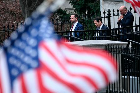 The U.S. and its European NATO allies are holding very different cards—and may not even be playing by the same rules. Foto: Brendan Smialowski/Ritzau Scanpix