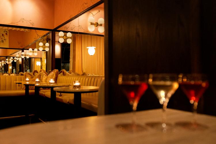 For mange ting gik galt under mit besøg: der var gammelt drinks-klister på bordet, alt for varme cocktails, alt for kedelige kreationer og alt for dyr menu. Foto: Finn Frandsen