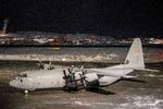Et dansk Hercules-fly står parkeret i lufthavnen i Nuuk efter at være fløjet ind fra Danmark med forstærkninger. Også andre Nato-lande sender soldater til Grønland. Foto: Alessandro Rampazzo/Ritzau Scanpix