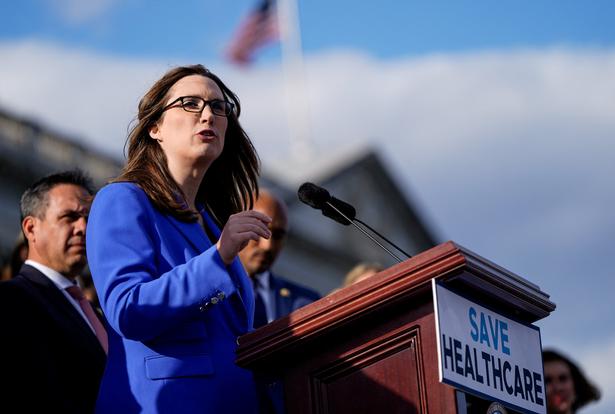 U.S. Representative Sarah McBride (D-DE) speaks during an event with fellow House Democratic members on the steps of the U.S. Capitol, as members of the U.S. House of Representatives returned to Washington after a 53-day break, for a vote that could bring the longest U.S. government shutdown in history to a close, on Capitol Hill in Washington, D.C., U.S., November 12, 2025. REUTERS/Elizabeth Frantz Foto: Elizabeth Frantz/Ritzau Scanpix