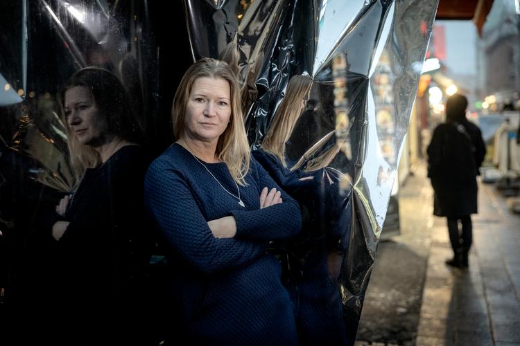 Hvis vi hele tiden tjekker nyheder, får vores nervesystem ikke ro, siger psykolog Birgitte Sølvstein, der har regler for sit eget nyhedsforbrug for at holde sig mentalt stærk. Foto: Mads Nissen