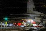 Herecules planes from the Danish Air Force landed again in Nuuk, in the dark on Friday evening. Foto: Martin Lehmann