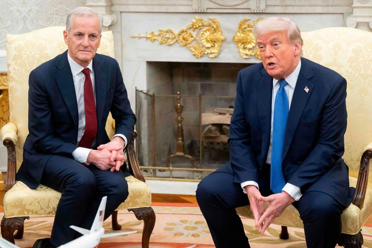 USA's præsident, Donald Trump, har vredt afvist en anmodning om et telefonmøde med den norske statsminister, Jonas Gahr Støre. Da de mødtes i oktober, var stemningen noget bedre.  Foto: Saul Loeb/Ritzau Scanpix