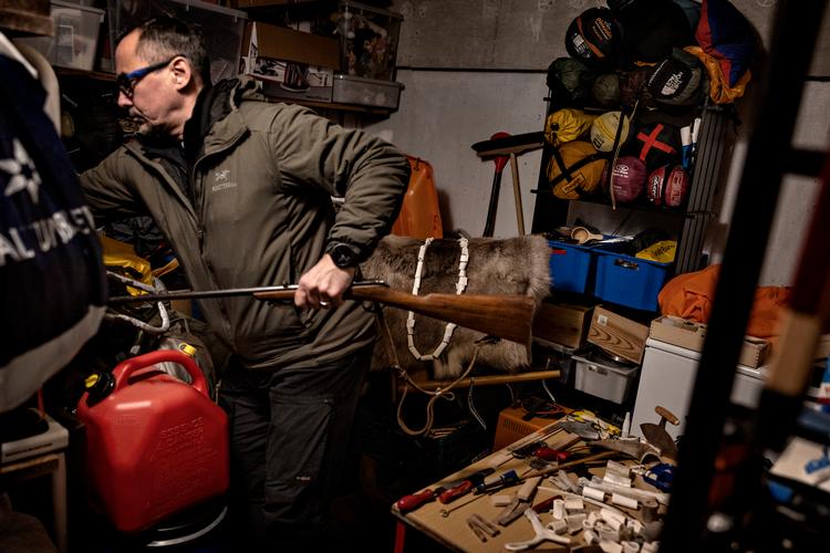 I sin fritid skriver Jan Erik Pedersen digte. De handler om naturen og om den indre rejse, den kan sende et menneske på.   Foto: Martin Lehmann